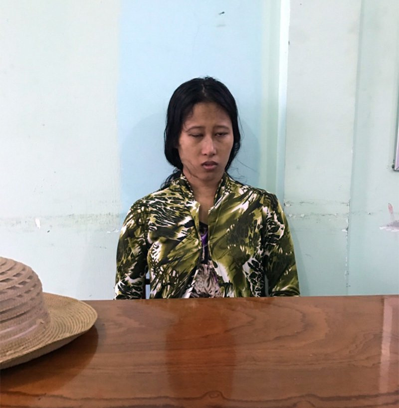 Nguoi me tre sat hai 2 con tho mac benh tam than