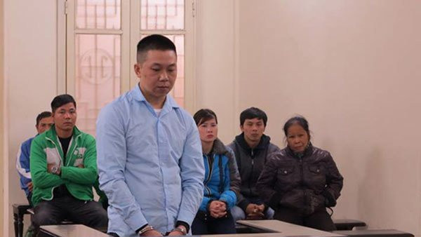 Cai ket cho lai xe taxi hat canh sat len nap capo chay hon 14km