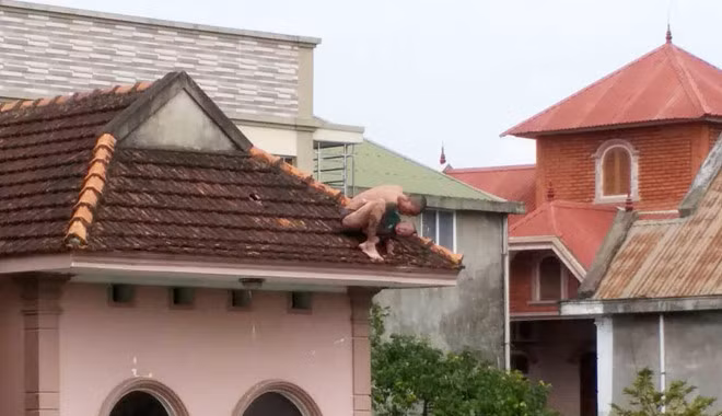 Bo nem con mot tuoi xuong dat khai gi voi canh sat?