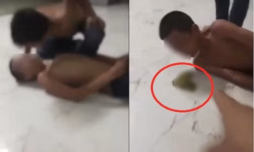 Bo bat con nho nuoc bot vao mom nhau: Dung lam con tre dau long