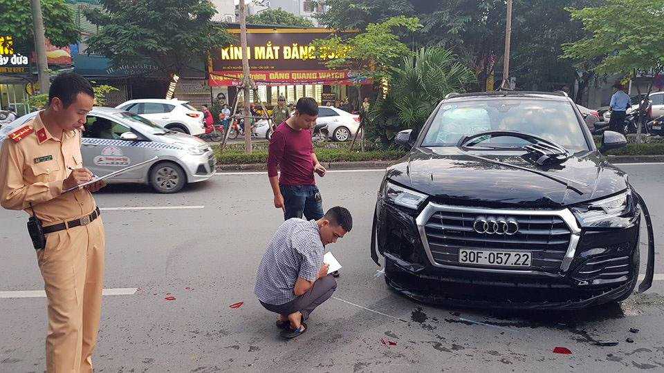 Audi Q5 gay tai nan kinh hoang tren duong Ha Noi-Hinh-2