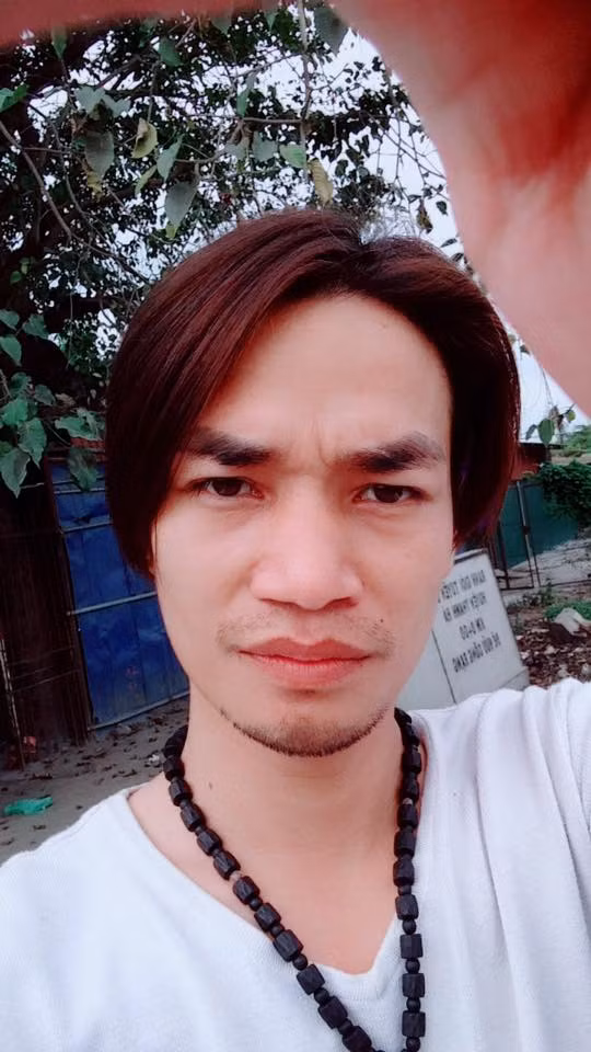 Xon xao thong tin hien tuong mang Le Roi bat ngo lay vo hon tuoi?-Hinh-2