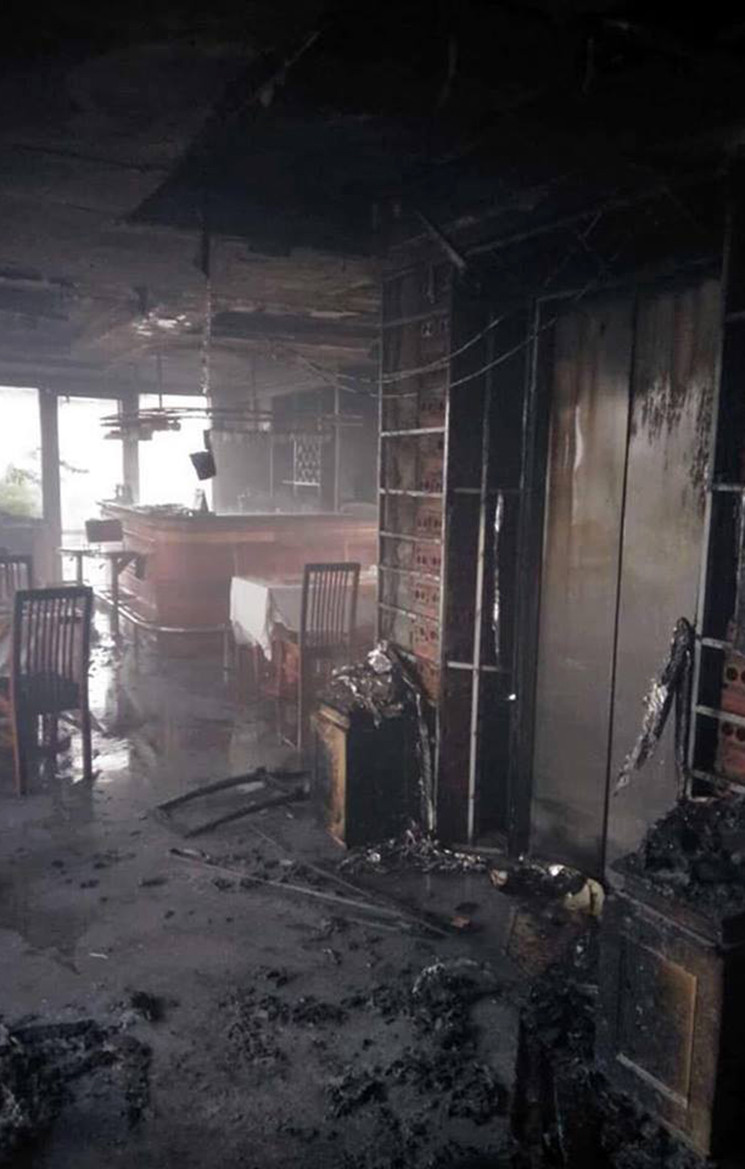 Nhiều đồ đạc bên trong khách sạn Moonview bị lửa thiêu rụi, hư hỏng.