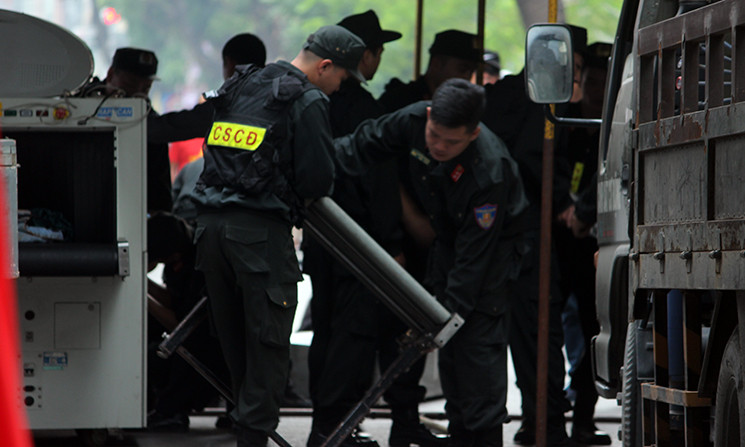 Canh khuyen duoc huy dong dam bao an ninh truoc tran Viet Nam - Campuchia