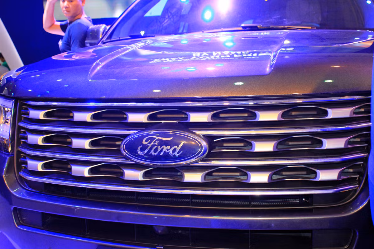 Các trang bị khác trên xe bao gồm có hệ thống ổn định thân xe và lực kéo, hệ thống kiểm soát rung lắc khi kéo rơ-moóc, các túi khí tiêu chuẩn, tính năng MyKey giúp cha mẹ đặt và tùy chỉnh các giới hạn về tốc độ, âm lượng media, hay cảnh báo thắt dây an toàn, cảnh báo nhiên liệu còn lại, giám sát điểm mù, cảnh báo va chạm sau...