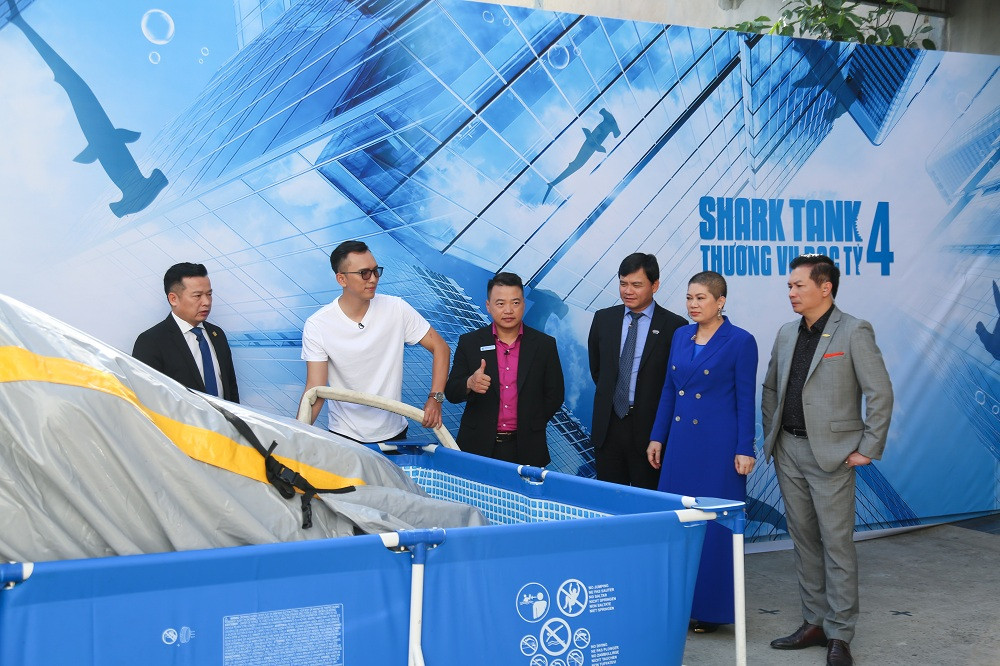 Startup Viet Kieu lam chong ngap cho o to, 4 Shark 