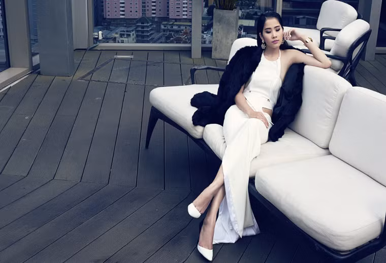 Ngoài việc đảm bảo học tập tốt tại trường, làm người mẫu cho các bộ sưu tập, Nam Em còn đảm nhiệm vai trò ca sĩ cho các chương trình nghệ thuật hướng về quê hương và lòng tự hào dân tộc.