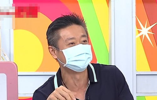 Móc dị vật 30cm trong ruột ra, người đàn ông khiến bác sĩ đỏ mặt - Hình 2 Moc di vat 30cm trong ruot ra, nguoi dan ong khien bac si do mat-Hinh-2