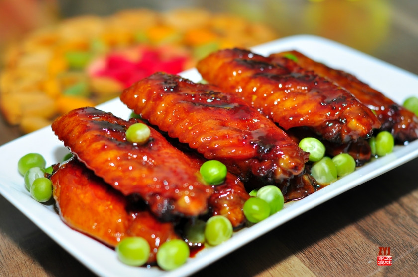 Mặt khác, nếu nạp quá nhiều thực phẩm dạng này sẽ gián tiếp làm giảm quá trình đào thải axit uric qua thận. Vì vậy, muốn phòng tránh trước bệnh gút thì nên thực hiện 3 điều sau.