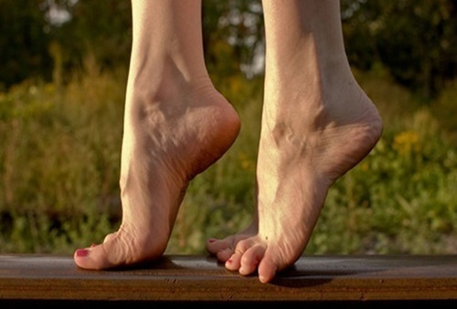 Nhin chan co 4 dau hieu nay, ung thu than da tim den ban-Hinh-3