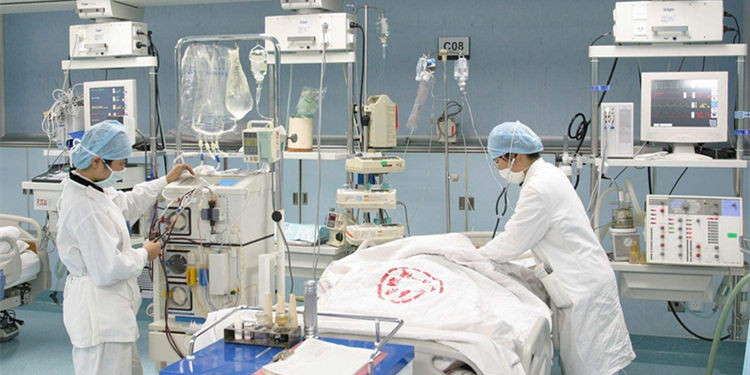 Ông Từ, người Đại Đồng, Sơn Tây, Trung Quốc, năm nay 55 tuổi, cũng đã đến tuổi sắp về hưu, không có gì phải lo. Cách đây không lâu, con trai cả của ông Từ chuẩn bị kết hôn, không ngờ ngay trước khi đám cưới của con trai được tổ chức, ông Từ qua đời do nhồi máu não dẫn đến đột quỵ. Sự ra đi của ông khiến mọi người bàng hoàng.