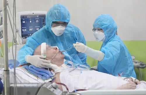 Hy huu: Dang ung thu, nhiem COVID-19 “sach bach” u hach