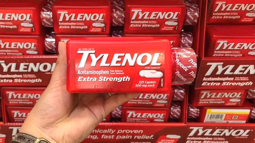 Ngoài ra, theo khuyến nghị của FDA, dexamethasone có thể được sử dụng kết hợp với remdesivir đối với những người nhập viện với COVID-19 đang sử dụng máy thở hoặc cần bổ sung oxy.