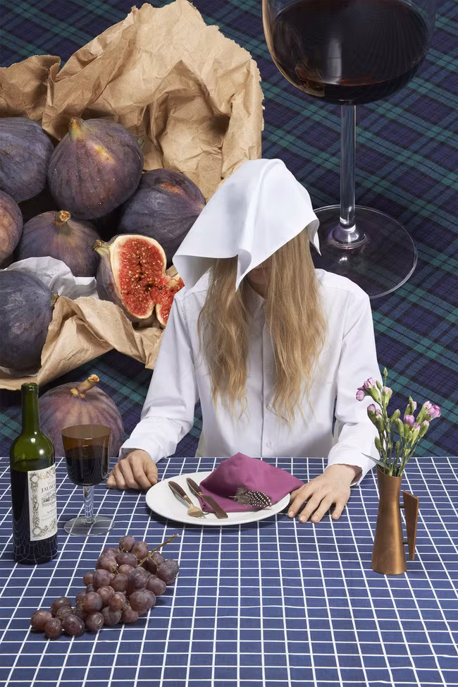 Chính vì sự man rợ trong khâu chế biến và số lượng loài chim họa mi ngày càng sụt giảm nghiêm trọng. Món ăn này gây tranh cãi rất lớn. Tuy vậy, vì mùi vị quá đỗi tuyệt vời nên nhiều người bất chấp rào cản đạo đức để ăn.