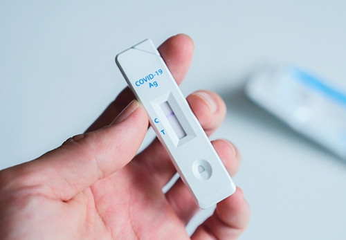 Test nhanh COVID-19 tai nha: Hang nao chuan, su dung nhu nao?