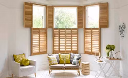 Do đó, ông Nhung nhấn mạnh F0 không được ở trong không gian kín và dùng điều hòa trung tâm. Khuyến cáo của Bộ Y tế cũng chỉ rõ F0 cần ở những nơi thông thoáng, cửa sổ mở, chỉ dùng điều hòa riêng.