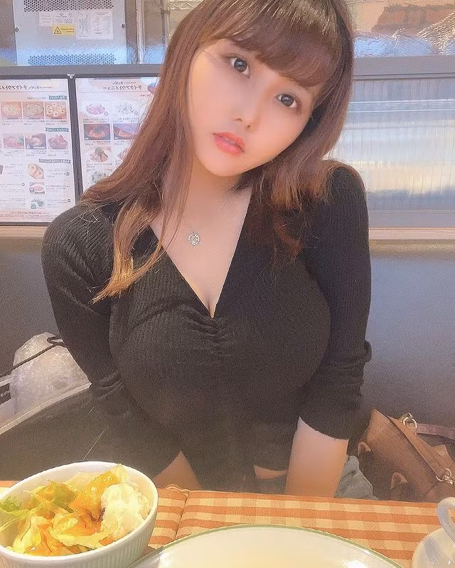 Mỗi lần xuất hiện, Chiba Nanaki không làm cho người hâm mộ thất vọng, cô nàng luôn giữ được năng lượng tươi trẻ và dáng hình gợi cảm khiến người khác ngưỡng mộ.