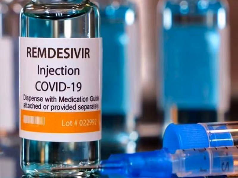 Trước đó, Remdesivir đã được nghiên cứu trong các thử nghiệm lâm sàng đối với bệnh nhiễm virus Ebola nhưng cho hiệu quả lâm sàng còn hạn chế. Sau đó nó tiếp tục được nghiên cứu trong các mô hình động vật đối với SARS-CoV và MERS-CoV.