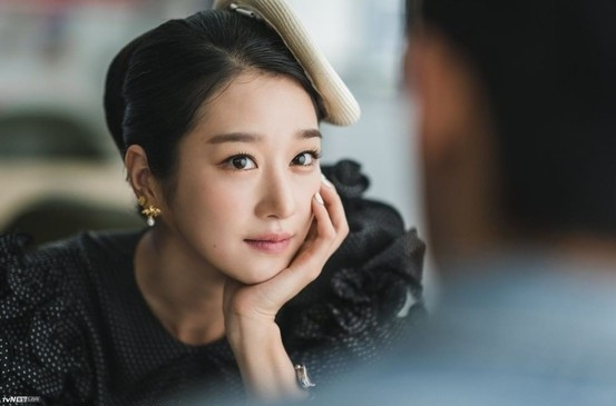 Thứ nhất, đàn ông muốn nghe "Anh cần em", phụ nữ muốn nghe "Anh yêu em". Trong các mối quan hệ tình cảm, cả nam và nữ đều cần được đối tác công nhận, nhưng nguồn gốc của sự "công nhận" này tương đối khác nhau.