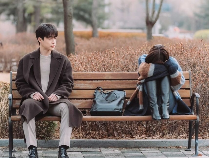 Chính vì thế, khi đàn ông thấy phụ nữ than phiền, họ sẽ cảm thấy áp lực, họ cũng nâng cao quan điểm cho rằng bạn gái/vợ đang chê mình, đang so sánh mình với người đàn ông khác, trách móc họ tại sao không bằng những người đàn ông tài giỏi hơn.