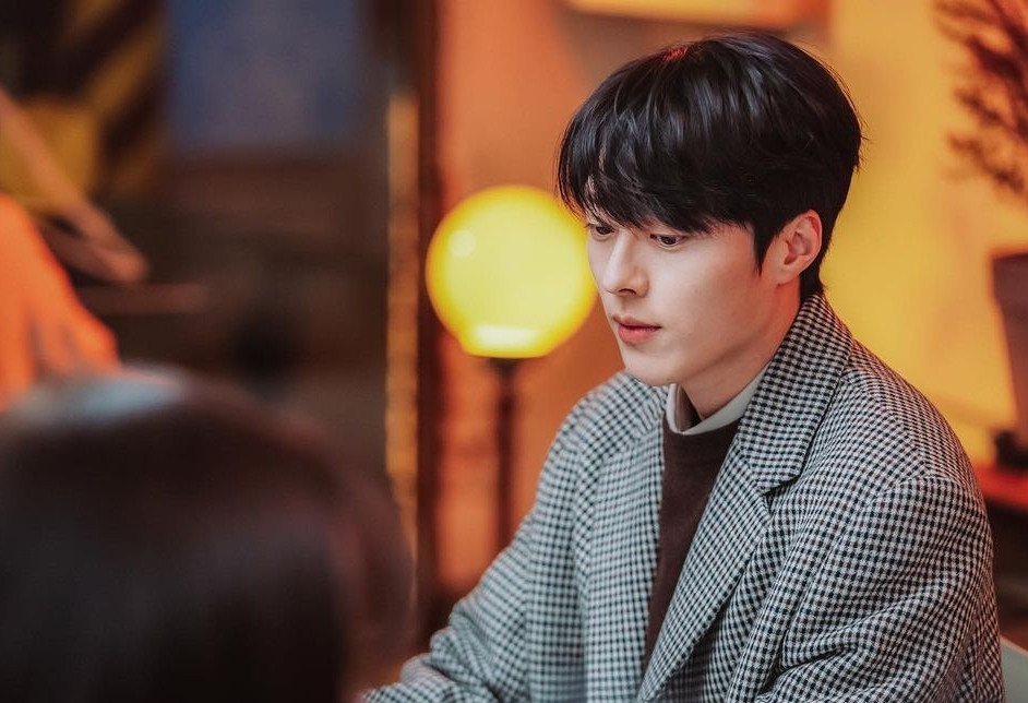 Thứ tư, đàn ông coi phàn nàn là trách móc, phụ nữ coi im lặng là bỏ rơi. Một số chàng trai cho rằng con gái rất thích đàn ông suy nghĩ chín chắn, vì thế những lời "than phiền" của con gái chẳng qua là che giấu nhu cầu không tiện nói ra của họ.