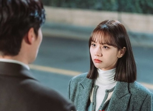 Ngược lại, sự im lặng của đàn ông là một kiểu trừng phạt cực kỳ khó chịu đối với phụ nữ, đôi khi đàn ông chỉ cần một mình để bình tĩnh lại, để sắp xếp và xử lý mọi chuyện ổn thỏa.