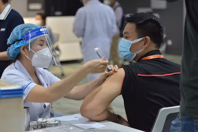  Vắc xin Sinopharm có thể chống lại các biến thể mới của vi rút SARS-CoV-2 không? Nhóm Cố vấn Chiến lược gồm các Chuyên gia về Tiêm chủng (SAGE) hiện khuyến nghị sử dụng vắc xin này, theo Lộ trình Ưu tiên của WHO. Khi có dữ liệu mới, WHO sẽ cập nhật các khuyến nghị cho phù hợp.