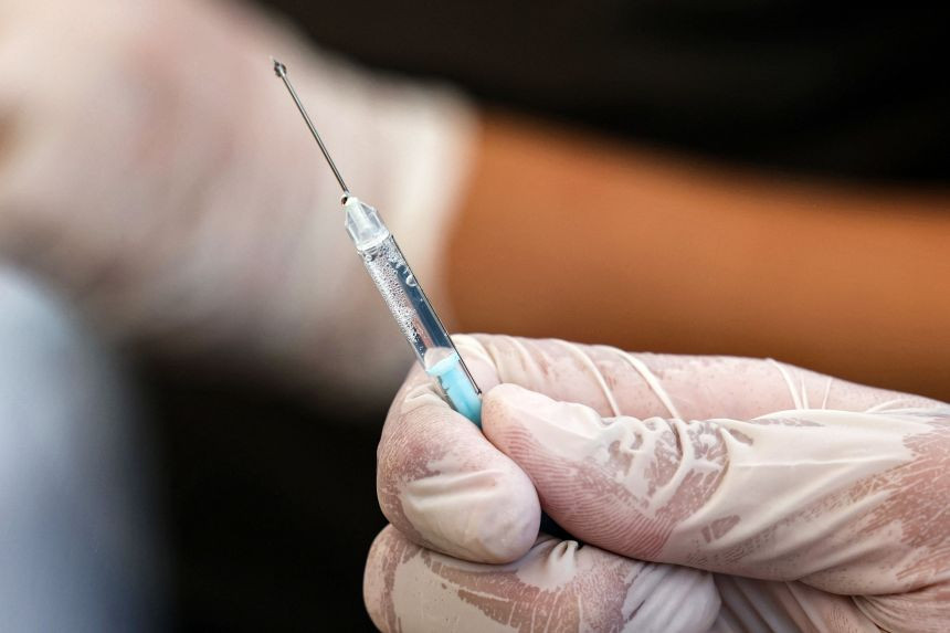  Liều lượng khuyến nghị là bao nhiêu? WHO khuyến cáo sử dụng vắc-xin Sinopharm dưới dạng tiêm bắp 2 liều (0,5 ml). Khoảng cách thời gian 2 mũi từ 3–4 tuần. Tất cả các cá nhân nên tiêm hai liều.