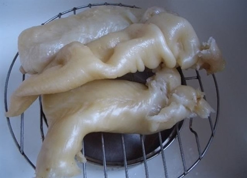 Dùng cho các trường hợp di tinh, hoạt tinh, thổ huyết, khái huyết, uốn ván kinh giật, băng huyết, trĩ lậu, đại tiện xuất huyết.