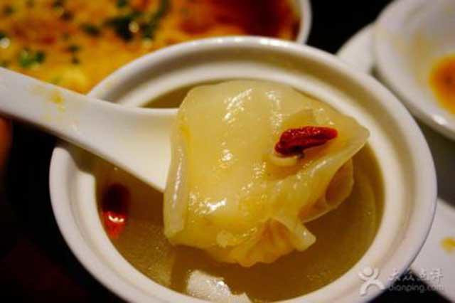 Bóng cá có thể chế biến thành nhiều món như canh, súp, kho hay xào nhưng cũng không thích hợp để sử dụng đối với những người mắc chứng đàm thấp.