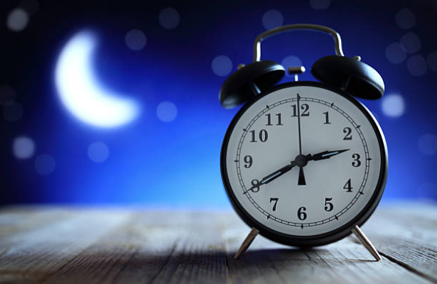 Thứ nhất, thiếu khí huyết ở phổi. Theo y học cổ truyền, khoảng thời gian từ 3 đến 5 giờ sáng là thời điểm kinh mạch của phổi hoạt động, nói tóm lại, khoảng thời gian này là lúc phổi đang giải độc, nếu bạn thường thức dậy vào lúc 3 - 4h sáng thì phần lớn là do khí huyết không đủ.