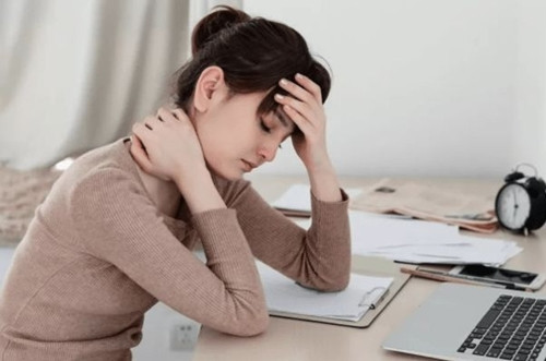 Hai me con bi ung thu gan chi vi bo thu nay vao chao