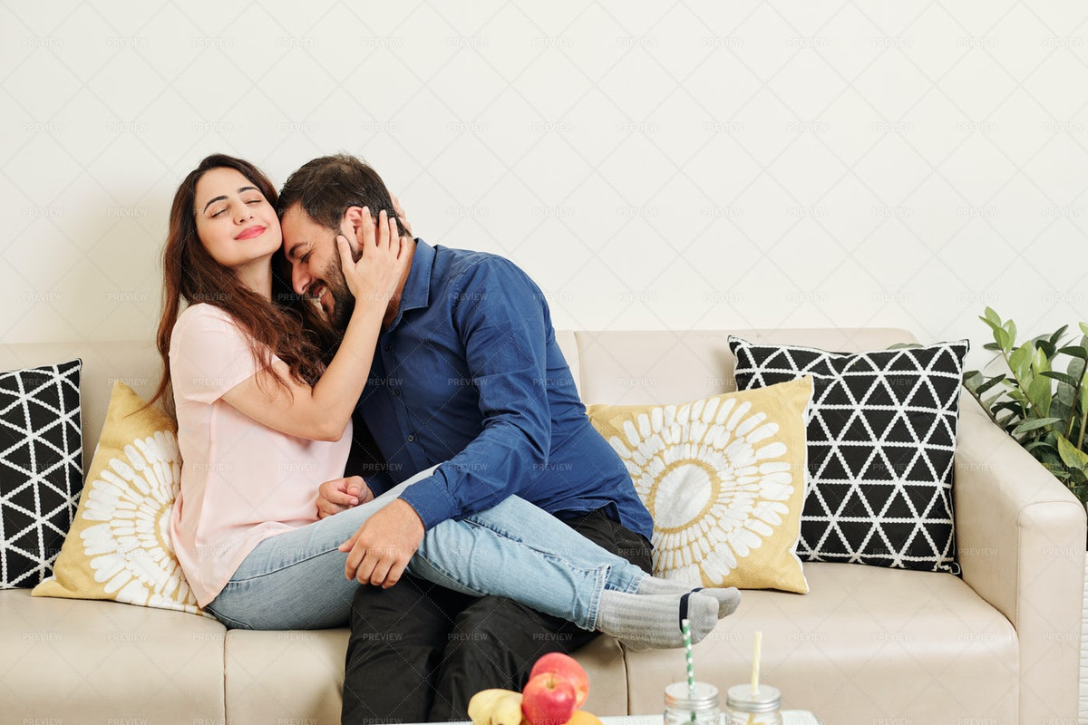 Quan trọng là phải thảo luận rõ ràng về những điều cả hai thích và không thích để đảm bảo rằng bạn và vợ/chồng của bạn không bị gượng ép.