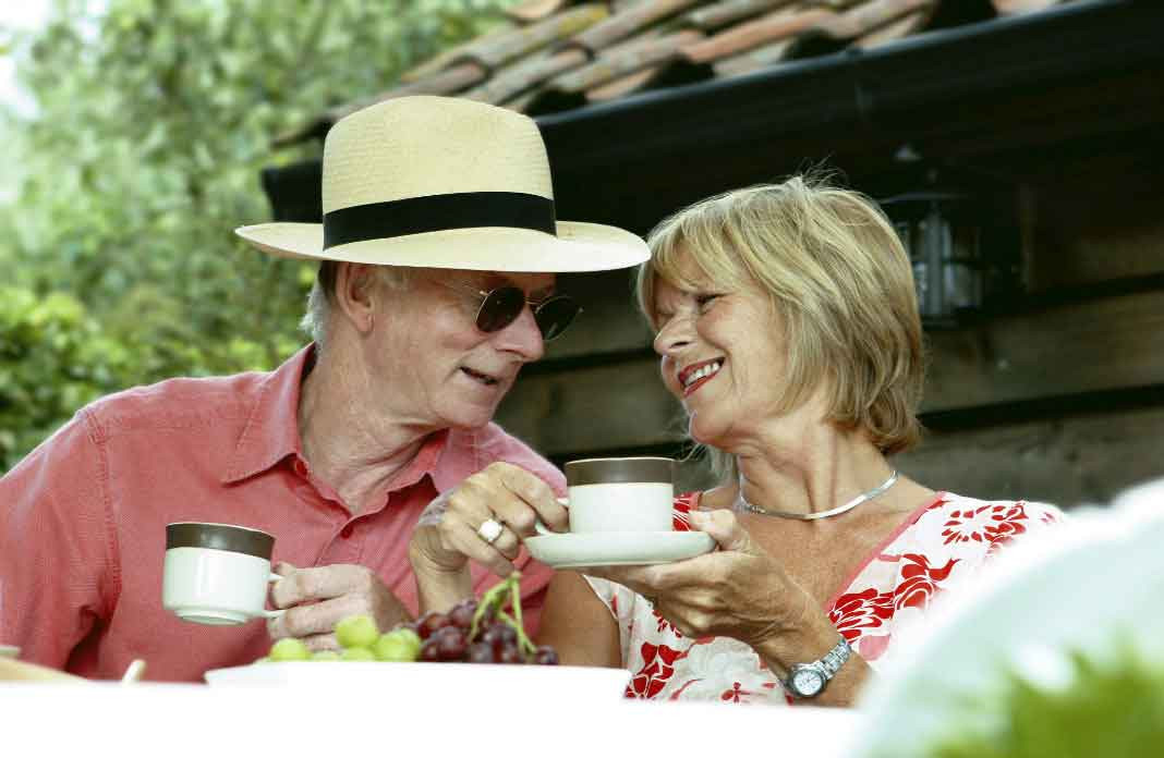 Kết luận: Muốn giữ được sức khỏe tốt sau 60 tuổi không những phải chú ý đến việc tập thể dục, đi bộ thường xuyên mà còn phải thực hiện tốt 3 điều trên, mong rằng mọi người có thể khỏe mạnh và sống lâu hơn thông qua việc giữ gìn sức khỏe.