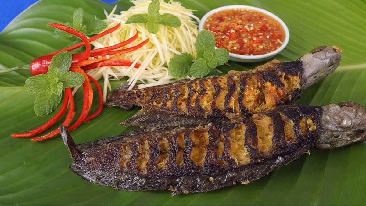 Bên cạnh đó, tránh mua và ăn cá trê ở những vùng nước bị ô nhiễm, đặc biệt là ô nhiễm kim loại nặng. Chỉ mua cá trê ở các nguồn đảm bảo vệ sinh an toàn thực phẩm để đảm bảo sức khỏe của bạn.