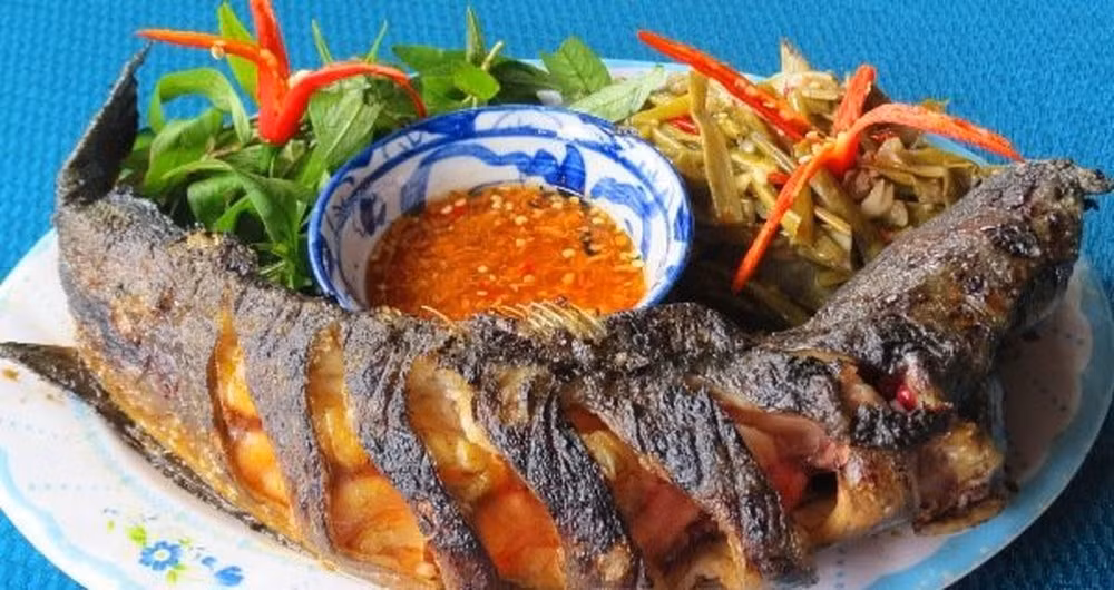 Lưu ý rằng, so với phương pháp nấu bằng nhiệt khô, chiên cá trê trong dầu tăng thêm tới 124 calo và hơn 10 gram chất béo. Vì vậy, để đảm bảo giữ nguyên dinh dưỡng mà không tăng calo, hãy sử dụng phương pháp nhiệt khô như nướng trong lò hoặc nồi chiên không dầu.