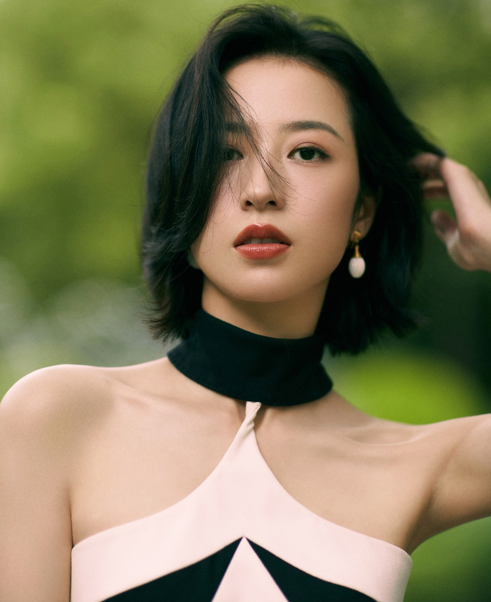 "Bộ phim hay, chân thực tới mức đau lòng", "Châu Vũ Đồng diễn xuất tốt hơn hầu hết tiểu hoa 9X đang nổi tiếng bây giờ. Tôi thấy cô ấy bị đánh giá thấp hơn năng lực", đó là những bình luận để lại.