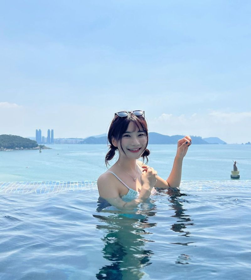 Gần đây, cô hợp tác với thương hiệu đồ lót Fashion For Yes 24hrs để bắt đầu kinh doanh nội y. (Ảnh: beanfun)