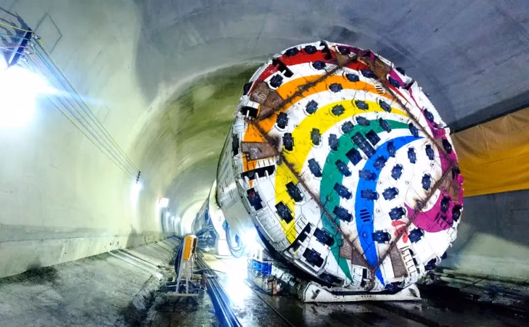 Trước đây, Trung Quốc phải nhập khẩu máy đào hầm TBM từ các nước như Đức với giá 101 triệu USD/chiếc. (Ảnh: seetao.com)