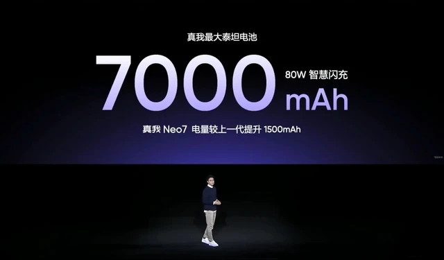 Điểm nổi bật nhất là viên pin 7.000mAh, cho thời lượng sử dụng tới 3 ngày và hỗ trợ sạc nhanh 80W, vượt trội trong phân khúc giá. (Ảnh: markettimes.vn)