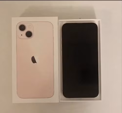 Máy sở hữu màn hình XDR 6.1 inch, độ phân giải FHD+, tần số quét 60Hz, mang lại trải nghiệm hình ảnh rõ nét và màu sắc tươi tắn. (Ảnh: IndiaMART)