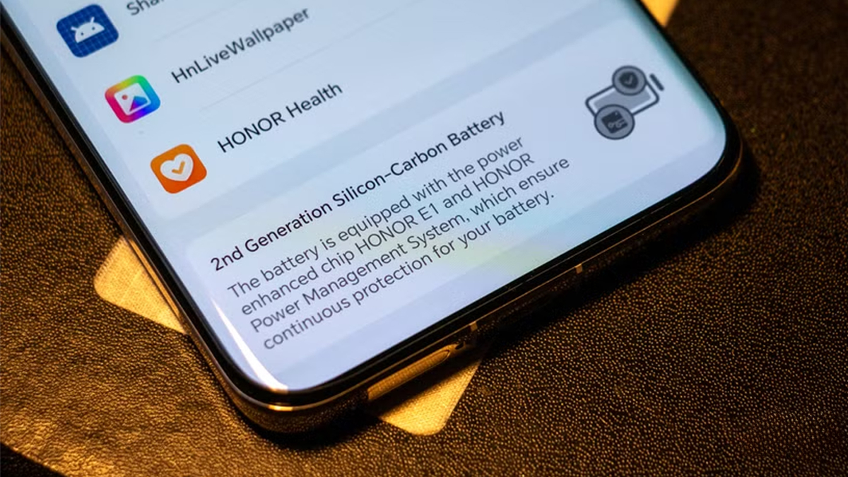 Các mẫu điện thoại từ Trung Quốc gần đây gây ấn tượng với công nghệ pin silicon-carbon, giúp pin lớn trong thiết kế mỏng. (Ảnh: Vật Vờ Studio)