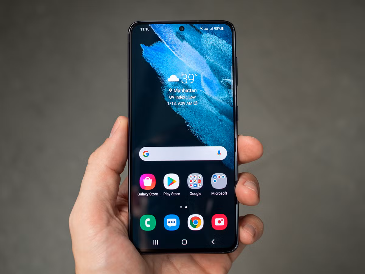 Công nghệ màn hình thích ứng tốc độ làm mới cũng giúp tiết kiệm pin trên các dòng điện thoại này. (Ảnh: Digital Trends)