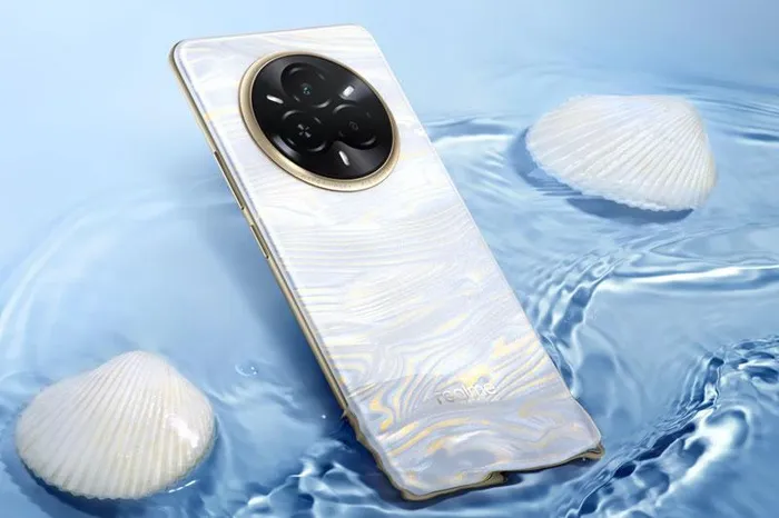 Camera chính 50MP (cảm biến Sony IMX822, chống rung quang học OIS), nhưng không còn camera siêu rộng. (Ảnh: DNVN)