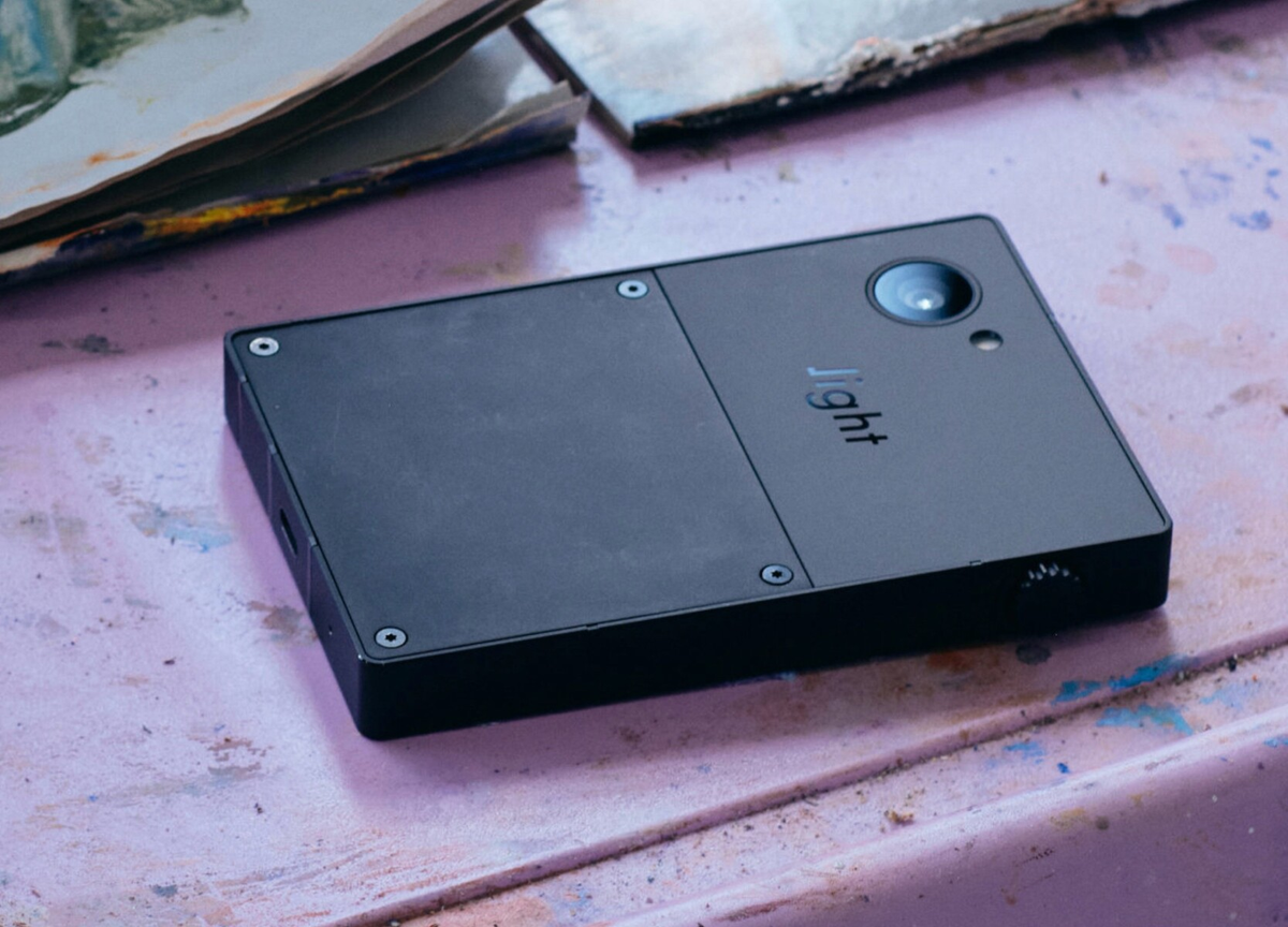 Điện thoại này có giá 599 USD và được đặt hàng từ ngày 16/1/2025. (Ảnh: Notebookcheck)