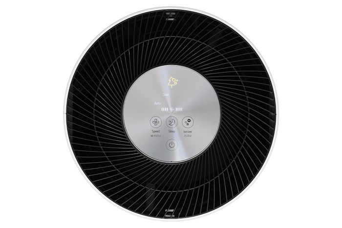 Máy có cảm biến bụi mịn PM1.0 và bảng điều khiển cảm ứng dễ sử dụng.(Ảnh: Điện máy xanh)