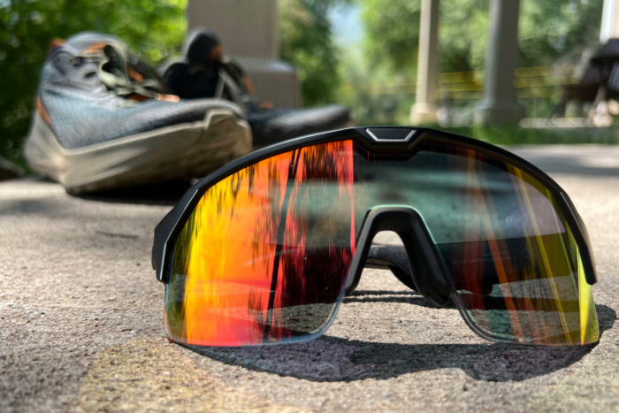 Phiên bản Music Shield của Chamelo tích hợp loa Bluetooth, tai nghe, micro và trợ lý ảo, cho phép nghe nhạc và gọi thoại tiện lợi. (Ảnh: GearJunkie)