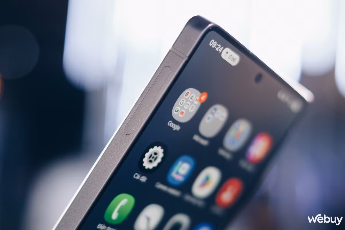 Galaxy AI hỗ trợ tiếng Việt tự nhiên, tích hợp sâu với ứng dụng như YouTube, Google Maps, WhatsApp, và Spotify. (Ảnh: webuy)