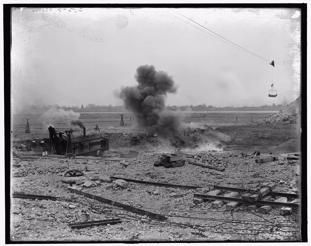 Phát minh này đặt nền móng cho công nghiệp vũ khí, đồng thời dẫn đến việc sáng lập giải Nobel. (Ảnh: Smithsonian Magazine)