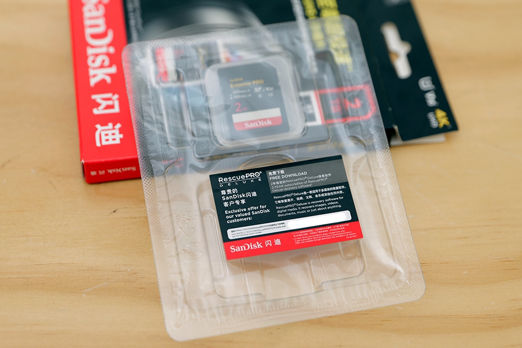 Giá bán quốc tế của thẻ là 329,99 USD, tại Việt Nam dao động từ 8,5 - 9,3 triệu đồng tùy thời điểm. (Ảnh: Thanh niên Việt)